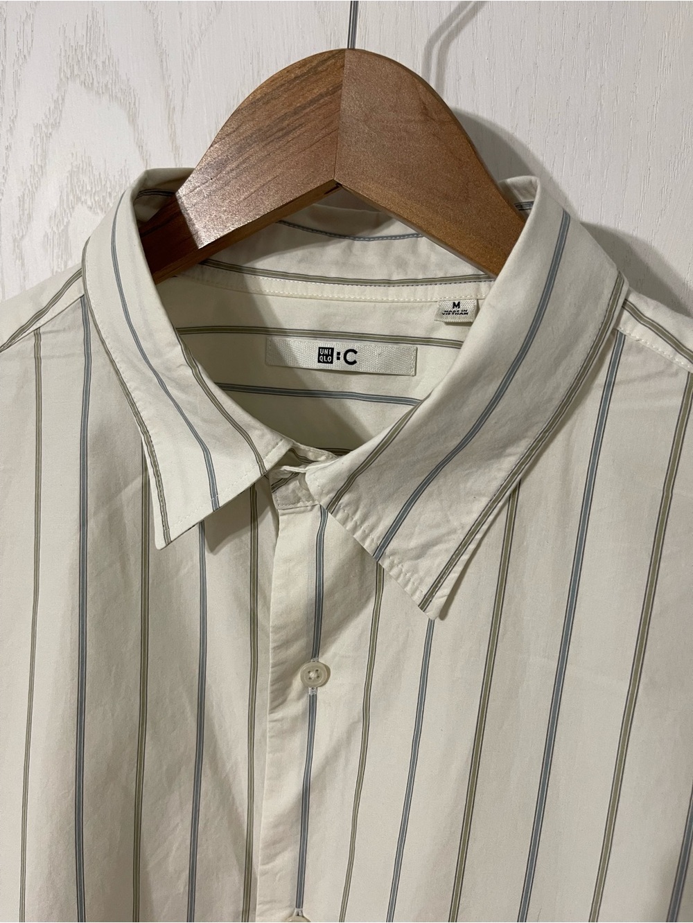 UNIQLO Men’s Cream Stripe Button-Up Shirt
